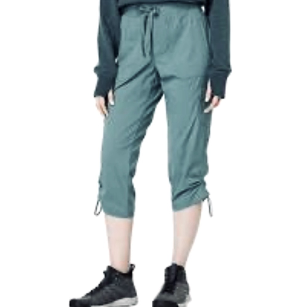 LL Bean Vista Crop Cargo Pants